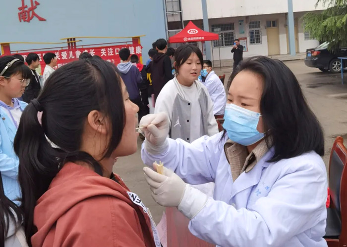 我院走進校園為學校師生開展健康義診活動