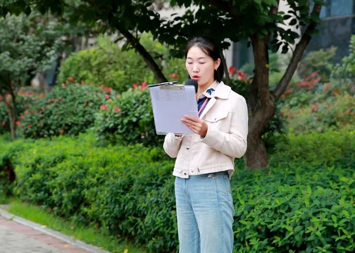 門診部主任李俊睿代表裁判員進行宣誓發言