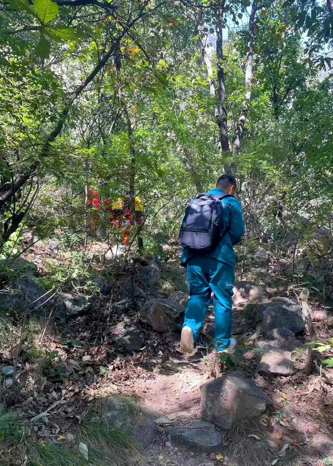 游客登山不走“尋常路”遇險，幸有“急診綠”、“火焰藍”翻山越嶺緊急救援！